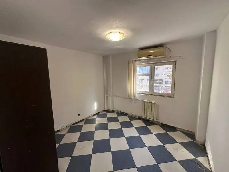 Calea Mosilor x Eminescu, aproape de Pizza Hut si metroul Obor la 7 min